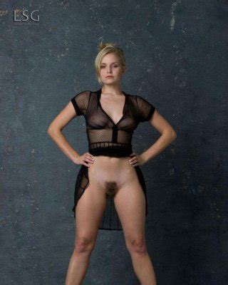 Pictures Of A Hot Teen Girl Getting Naked For You Porn Pictures XXX Photos Sex Images