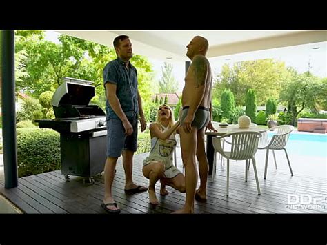 Two Cocks Up Her Crotch XVIDEOS