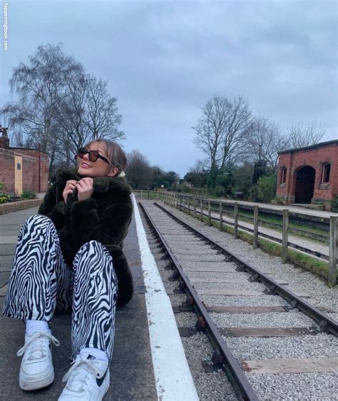 Helayna Birkett Helaynabirkett Nude Onlyfans Leaks Fappening Fappeningbook