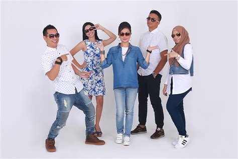 Picture World Photo Studio Singapore - CE30