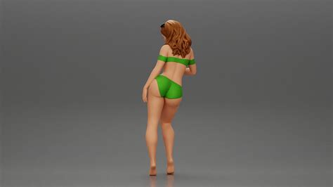 Archivo D Sexy chica en bikini apoyado contra el coche en la playa Modelo de impresión D