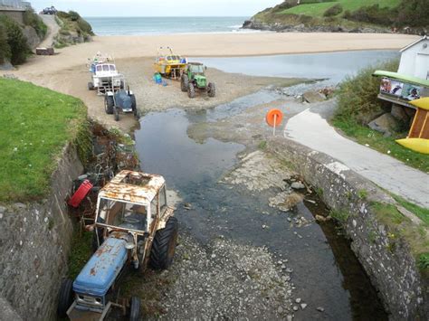 Beach scene at Aberporth Photo | UK Beach Guide