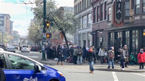 Hundreds march to protest deadly Toronto police shooting; officer ...