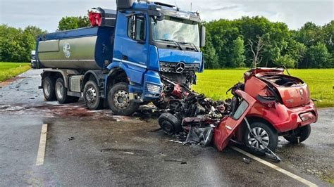 Tödlicher Unfall auf der B294 bei Bretten beide Fahrtrichtungen gesperrt