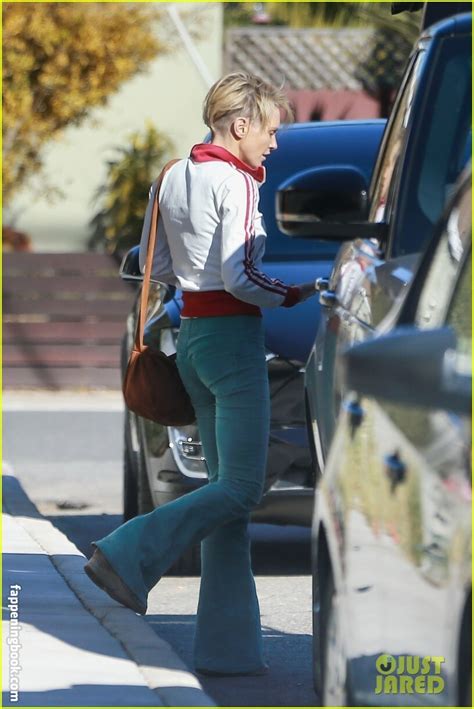 Nicky Whelan Nickywhelan Nude The Fappening Photo FappeningBook