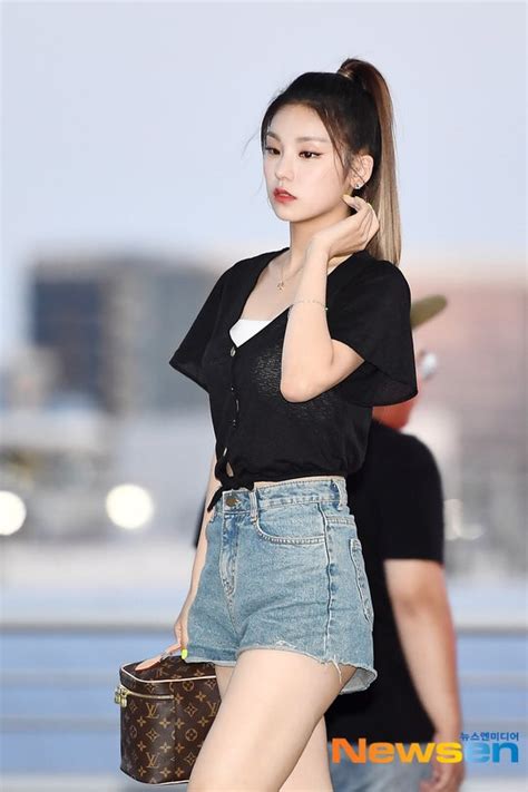 10 Times Itzys Yeji Was A Fashion Queen In Her Casual Outfits Koreaboo