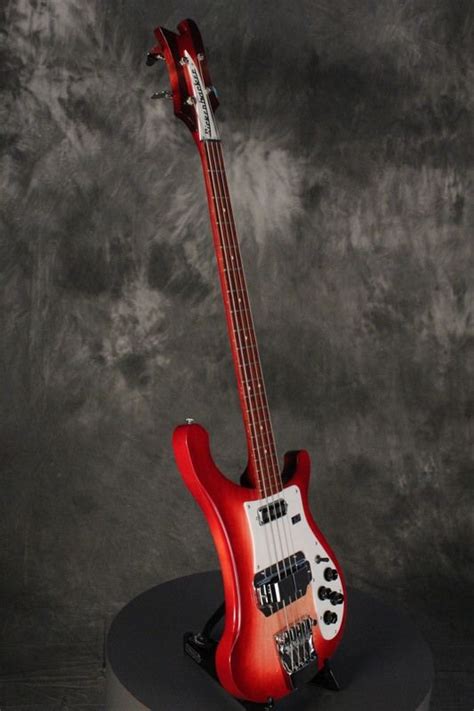 Rickenbacker 4001 C64 | Bass guitar, Guitar, Rickenbacker bass