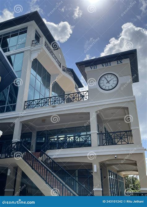 Downtown Restaurants, Cafes and Shopping in George Town on Grand Cayman