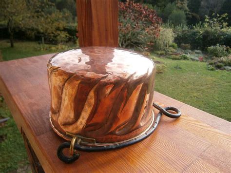 Красивый медный котелок или кашпо. Медная посуда