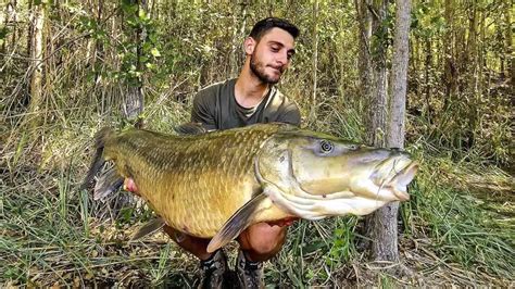 Pescan Un Enorme Barbo De Kilos En Las Lagunas De Ruidera