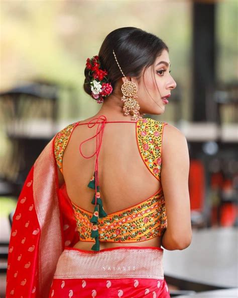 250 Traditional And Stylish Blouse Design Ideas