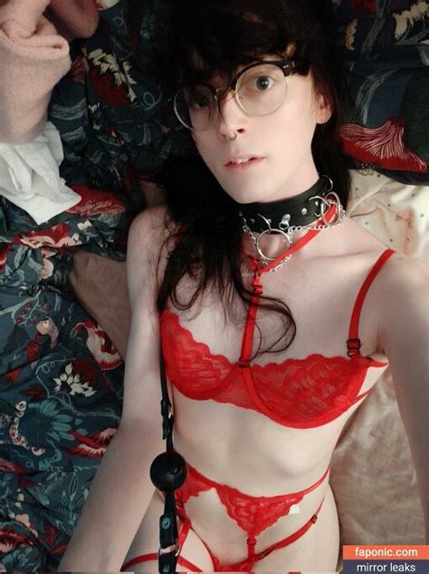 Veiled Viv Aka Thevivianwest Aka Veiled Viv Nude Leaks Onlyfans Faponic