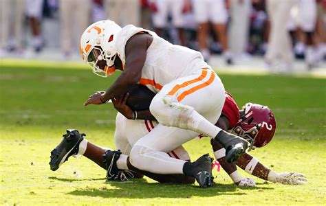 Nick Saban Praises Alabama Defense For Smothering Tennessee S Rushing