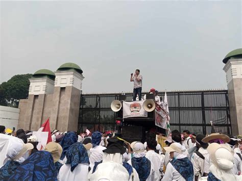 LMND Dan Ribuan Honorer Gelar Unjuk Rasa Didepan Gedung DPR RI Tuntut