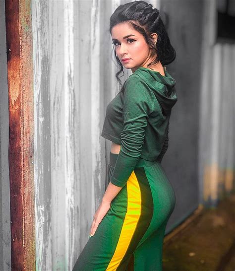 Avneet Kaur Looks Like A Fresh Breath Of Air In THESE Latest Avneet