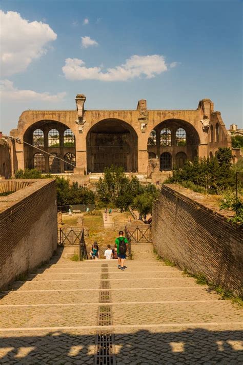 Roman Forum Y La Bas Lica De Maxentius Fotograf A Editorial Imagen De