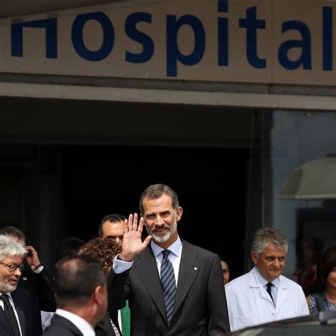 Los Reyes Visitan En El Hospital Del Mar A Los Heridos En El Atentado El Correo