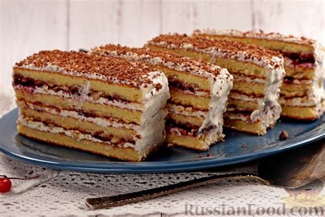 Рецепт: Бисквитные пирожные со сливочно-творожным кремом и джемом на ...
