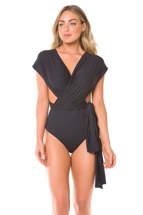 7 Hot Sexy Adriana Rodrigues Bikini Pics