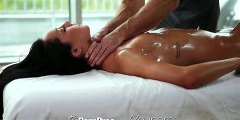 Hot Brunette Sabrina Banks Gets An Oil Rubdown Then Fucks Pornpros Tnaflix