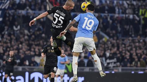 Alessandro Piperno La Feccia Allo Stadio Dissacra Con Fischi E