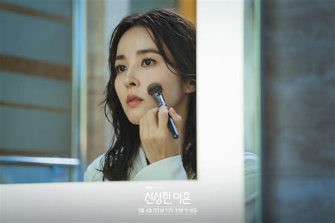 Han Hye Jin S Seemingly Perfect Life Gets Uprooted By Her Affair And