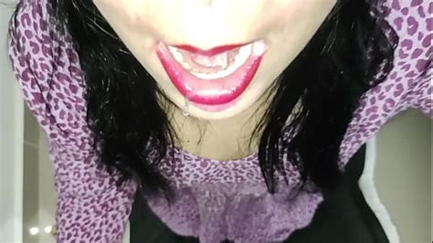 Vídeos debajo de la mesa XVIDEOS