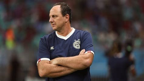 Rogério Ceni prepara escalação do Bahia para enfrentar o Flamengo sem