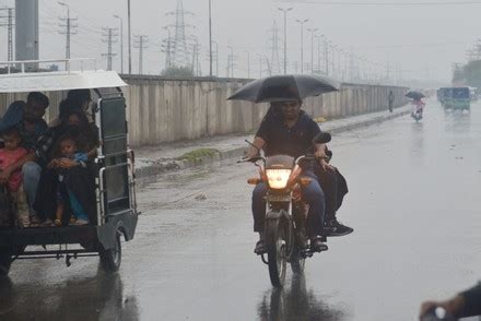 Pakistani Commuters People Wade Through Flooded Editorial Stock Photo