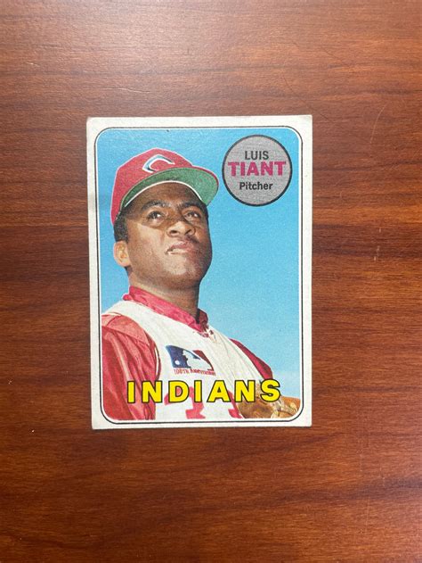 Luis Tiant 1969 Topps Baseball Card 560 Cleveland Etsy