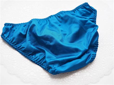 Yahoo オークション 未使用 Lingerie by GeeRAブラショーツセットc