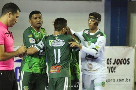 Campo Largo vence dois primeiros jogos da Taça Brasil de Futsal