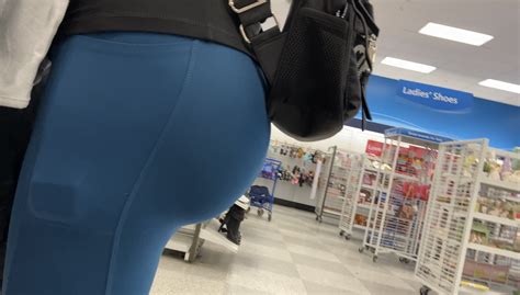 Latina Milf Spandex Leggings Yoga Pants Forum