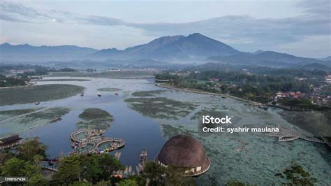 Taman Alam Situ Bagendit Menyelami Keindahan Danau Di Garut Infogarut Id