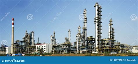 Large-scale Petroleum Refining Enterprise Stock Photo - Image of ...