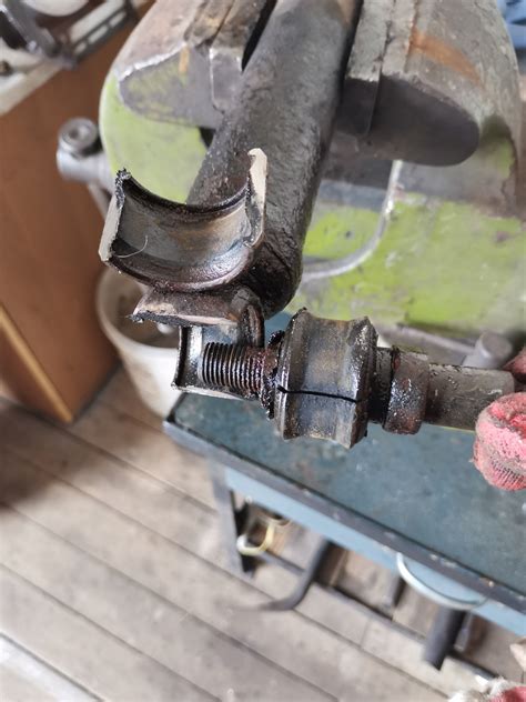 Задние амортизаторы, отбойники. — Hyundai Santa Fe (1G), 2 л, 2002 года ...
