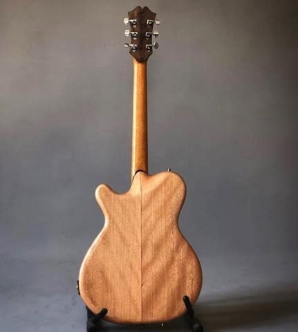 MODERN JAZZ – BRIKEN GUITARS