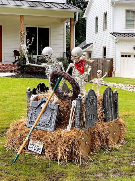 Scary Outdoor Halloween Party Decorating Ideas - DIY Inspired