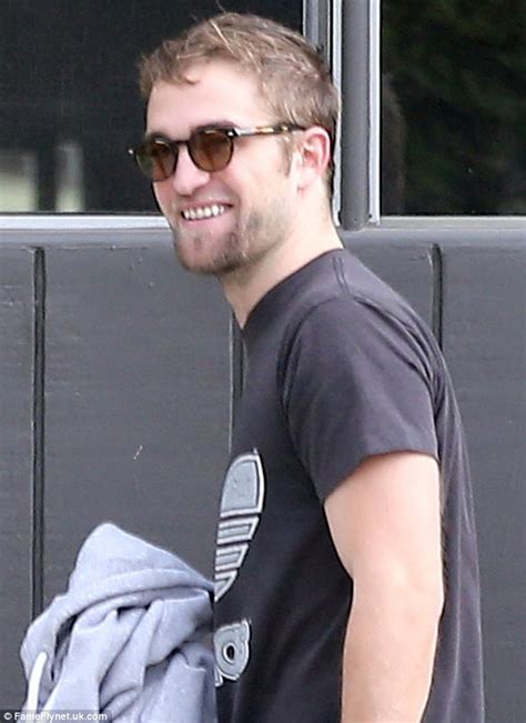 Robert Pattinson Flashes Huge Smile During Workout In La Daily Mail