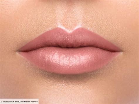 Le rouge à lèvres nude qui vous va le mieux aurait la couleur de vos tétons