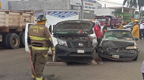 Se Registra Aparatoso Choque En La Carretera Internacional En El