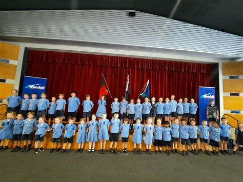 wondall heights state school anzac day service tuesday  april
