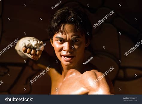 44 Tony jaa Images, Stock Photos & Vectors | Shutterstock