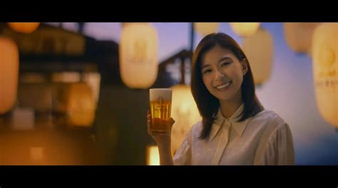 佐藤玲 が出演する アサヒビール アサヒ 横丁ダルマサワー のcm「ダルマあるとこ」篇 Cm など最新の動画をまとめるサイト ~ 動画now