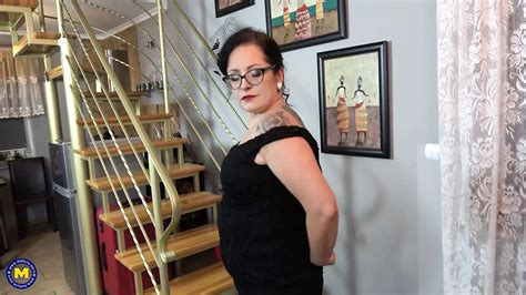 Stylish Mature Wife Fucks Her Pussy Near Fireplace XHamster