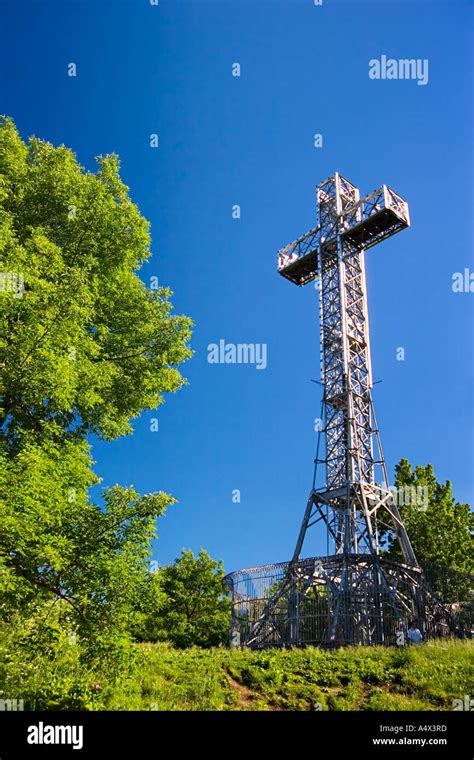 Mount Royal cross, Mount Royal Park, Montreal, Quebec, Canada Stock ...