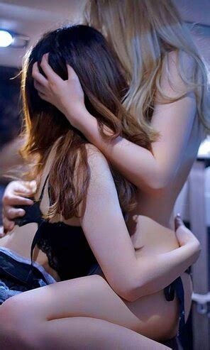 Photo Shoot Lesbian Lez Car Sex 0010 Porn Pic