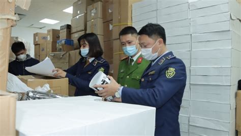 Kiểm tra kho hàng của Mailystyle hot girl livestream nổi tiếng