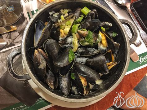 Leon De Bruxelle Famous Moules Frites In Paris Nogarlicnoonions