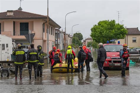 The Guardian Inunda Iile Din Italia Arat C Europa S Ar Putea